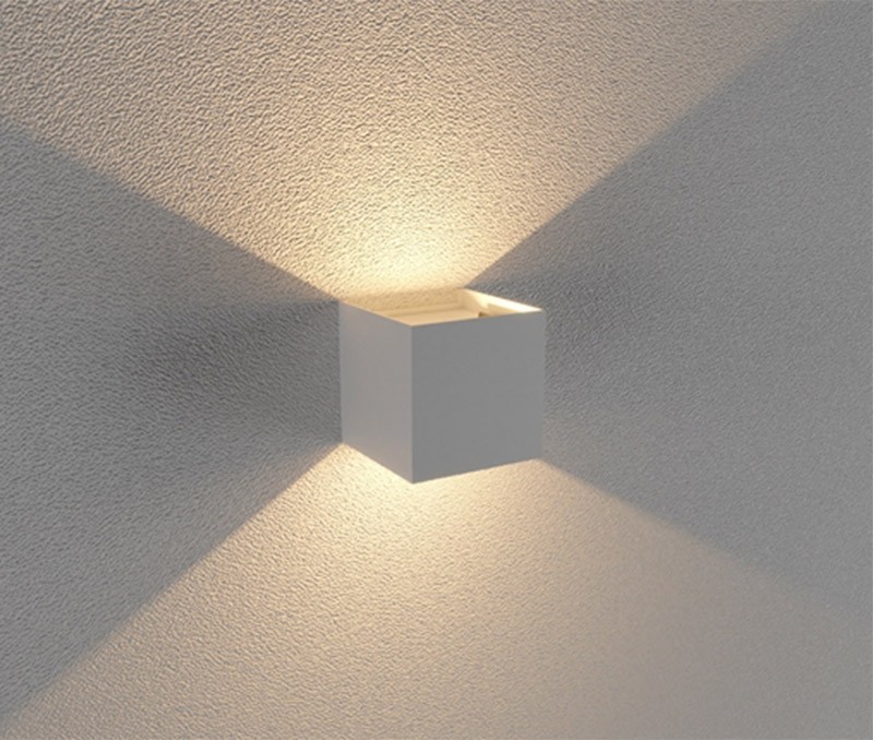 Đèn gắn tường trong nhà