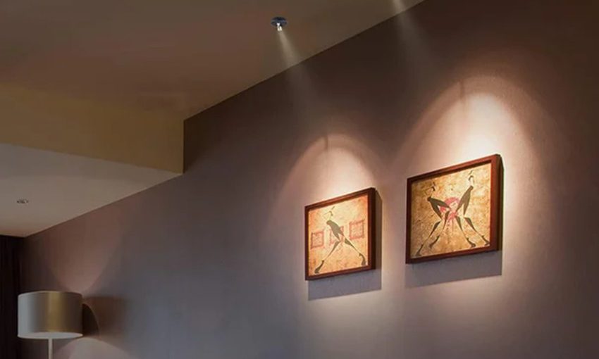 Đèn Spotlight Chiếu Tranh: Khái niệm, Cách Chọn Góc Chiếu, Công Suất Và Bố Trí Đẹp