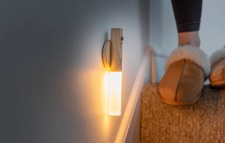 TOP 5 đèn LED tự sáng khi có người điều khiển qua smartphone tốt nhất